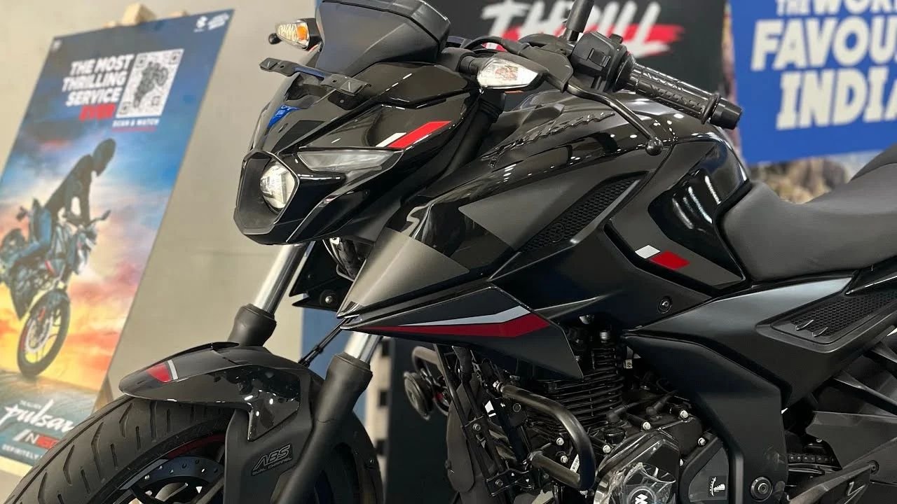 TVS Apache की वाट लगा देगी Bajaj Pulsar का धांसू वेरिएंट, ब्रांडेड फीचर्स और फर्राटेदार इंजन युवाओ के दिलो पर करेगा राज