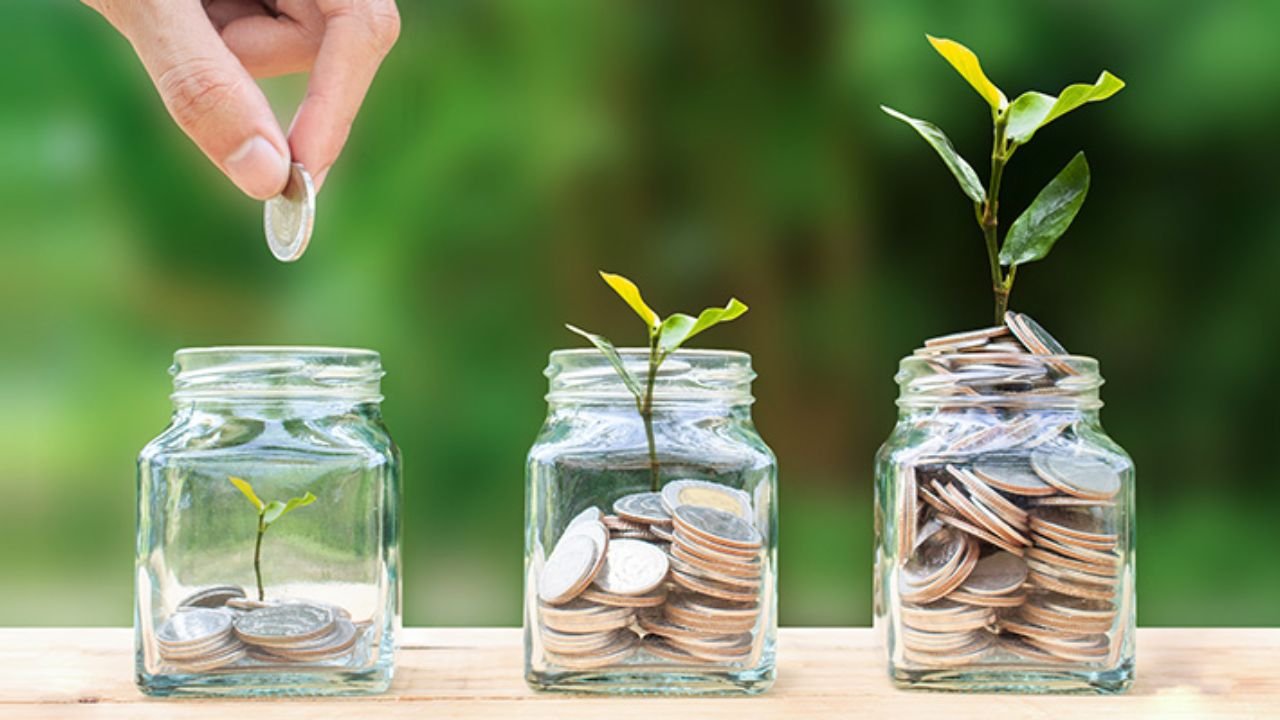 Recurring Deposit: मात्र ₹5,500 रूपये जमा करने पर 5 बाद ₹3,92,509 रिटर्न मिलेगा, जाने पूरी डिटेल