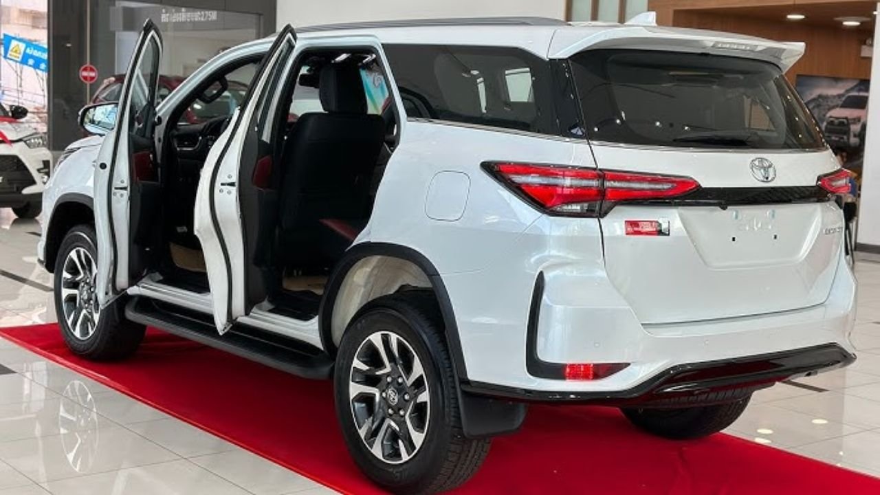प्रीमियम फीचर्स और अधिक माइलेज के साथ लक्ज़री लुक वाली New Toyota Fortuner कार, जाने कीमत