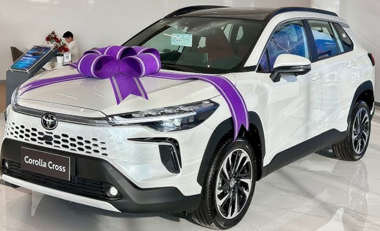 मजबूत इंजन और एडवांस फीचर्स के साथ मार्केट में तांडव मचाने लांच होगी New Toyota Corolla Cross की धाकड़ गाडी