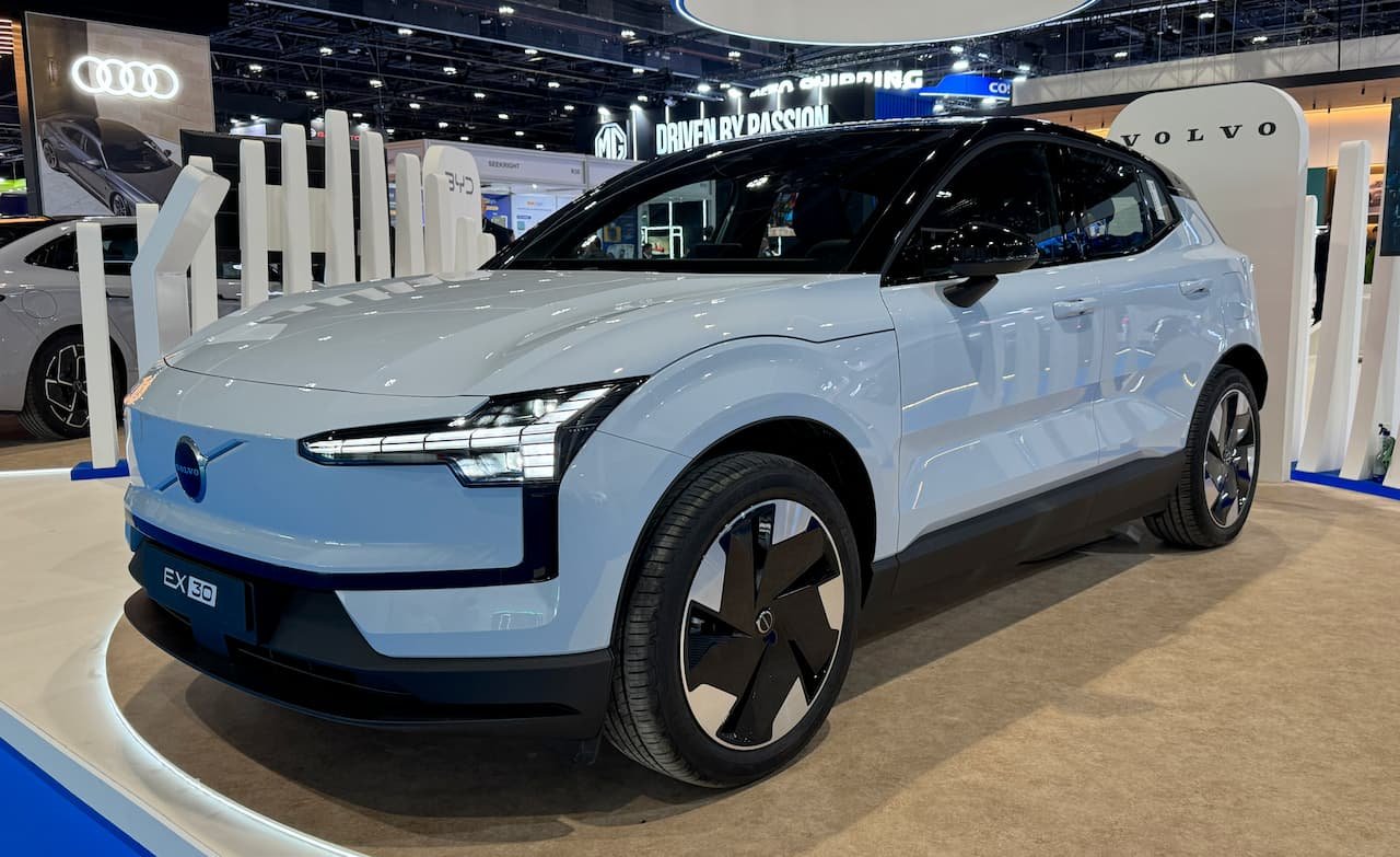 गरीबों के बजट में Volvo की लग्जरी EV कार लांच, 550km जबरदस्त रेंज के साथ मिलेगा प्रीमियम फीचर्स