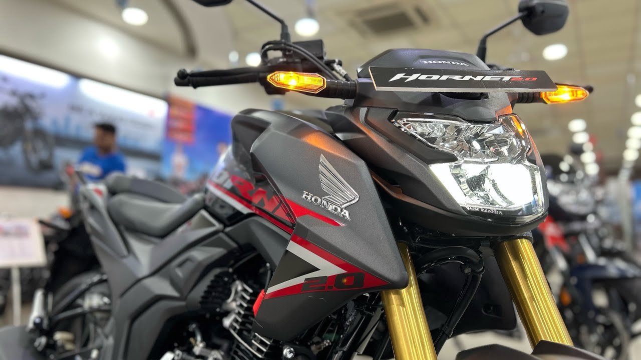 राइडर्स की पहली पसंद बनी 80cc इंजन और धाकड़ फीचर्स वाली New Honda Hornet 2.0 बाइक, जाने कीमत