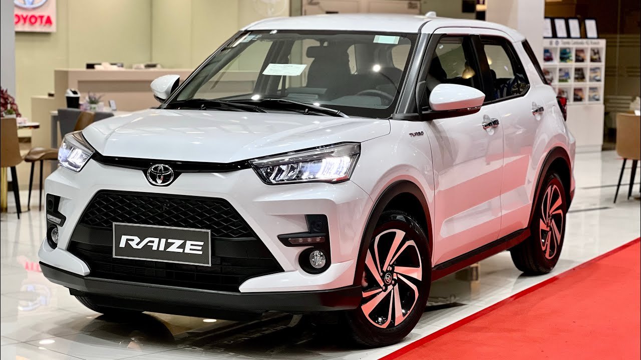 दनदनाते फीचर्स और मजबूत इंजन के साथ लांच हुई New Toyota Raize की सॉलिड कार, जाने कीमत